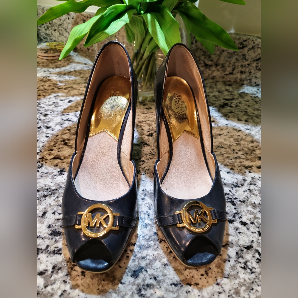 Michael Kors Wedge 7.5